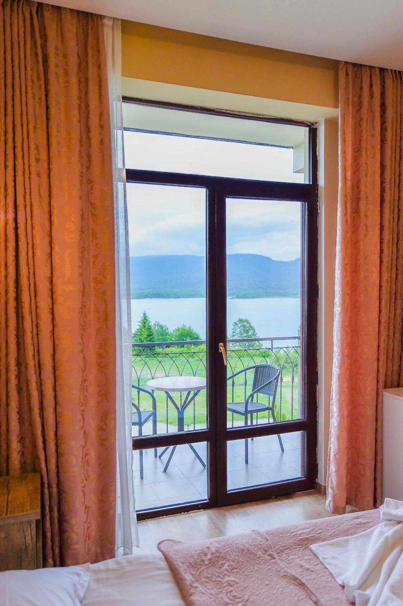 Hotel Shaori Nikortsminda Ngoại thất bức ảnh