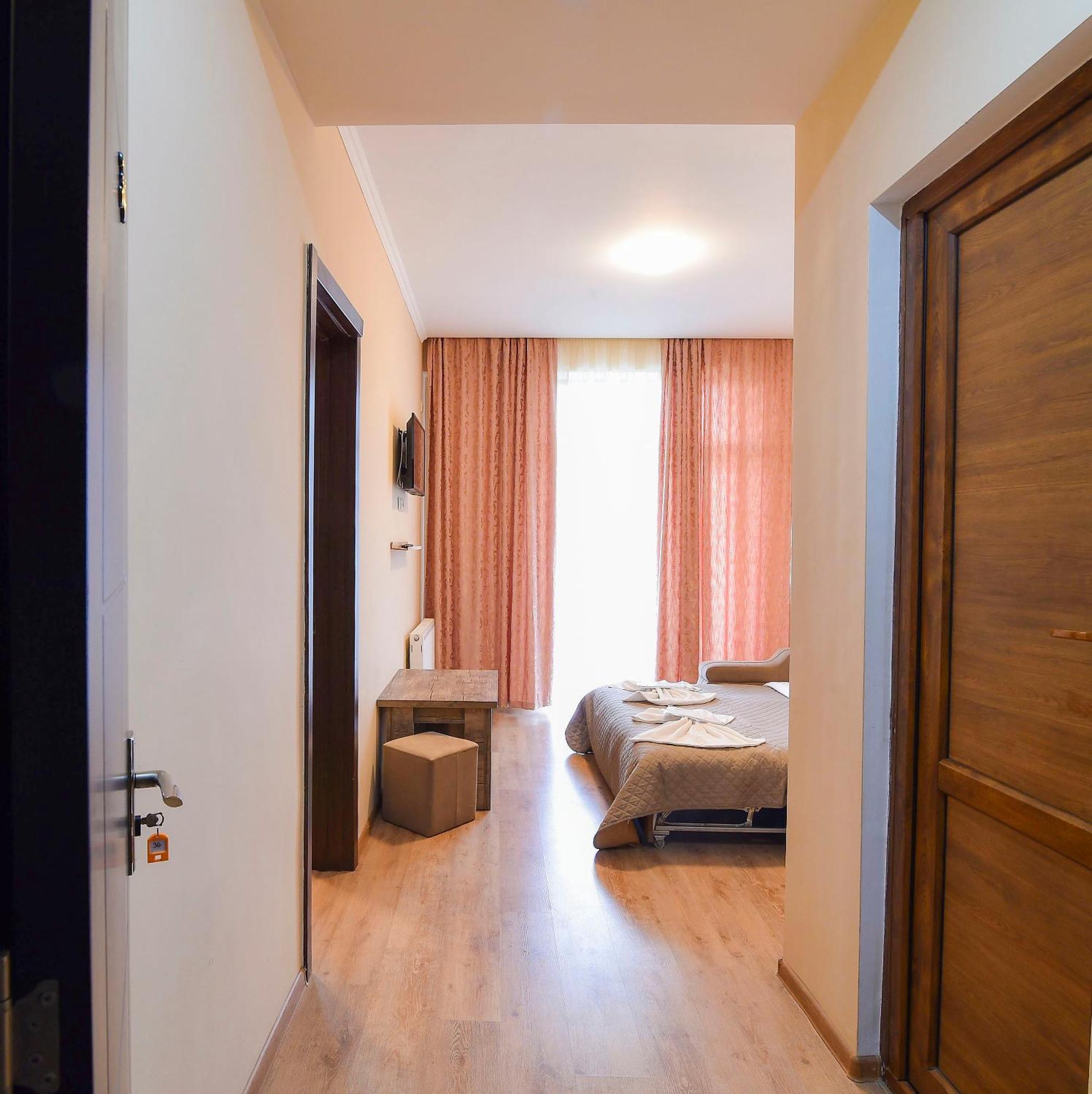 Hotel Shaori Nikortsminda Ngoại thất bức ảnh